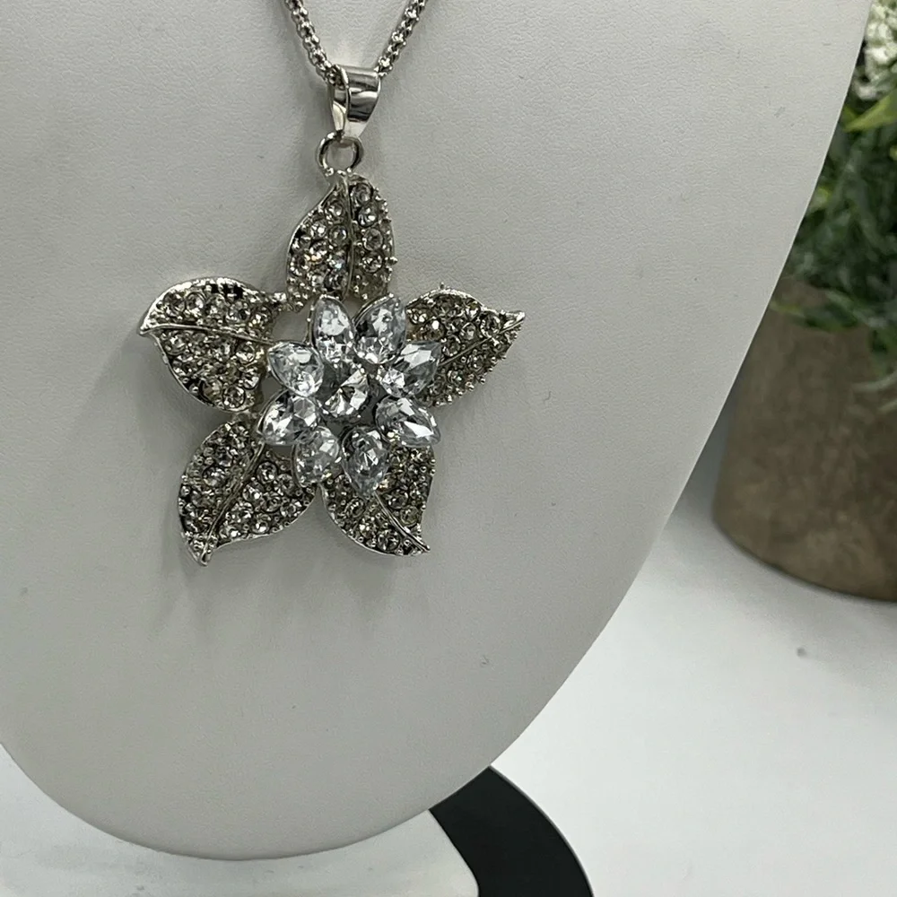 Betsey Johnson necklace 32”